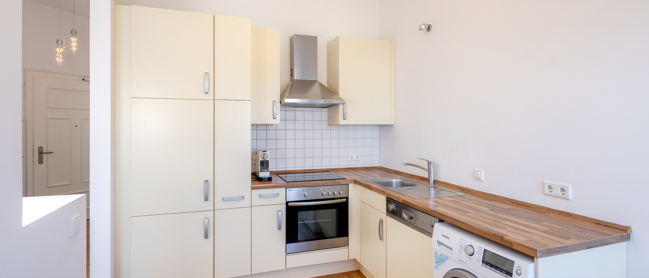 Dachgeschosswohnung München Neuhausen 01 Küche 7084