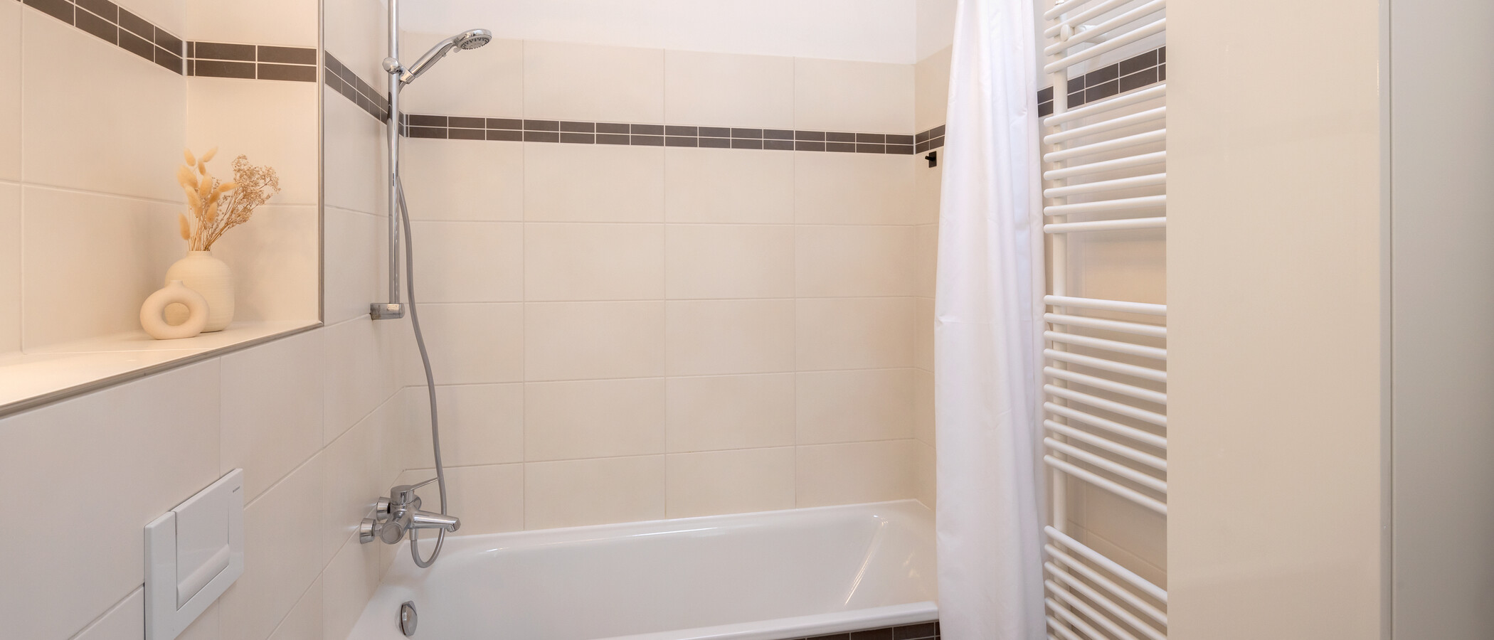Dachgeschosswohnung München Neuhausen 02 Badezimmer 7084