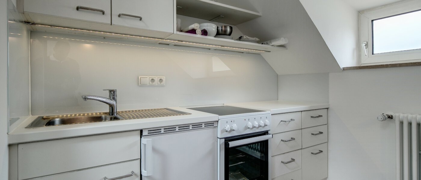 Dachgeschosswohnung München Maxvorstadt - Rund um den Josephplatz 03 Küche 7242