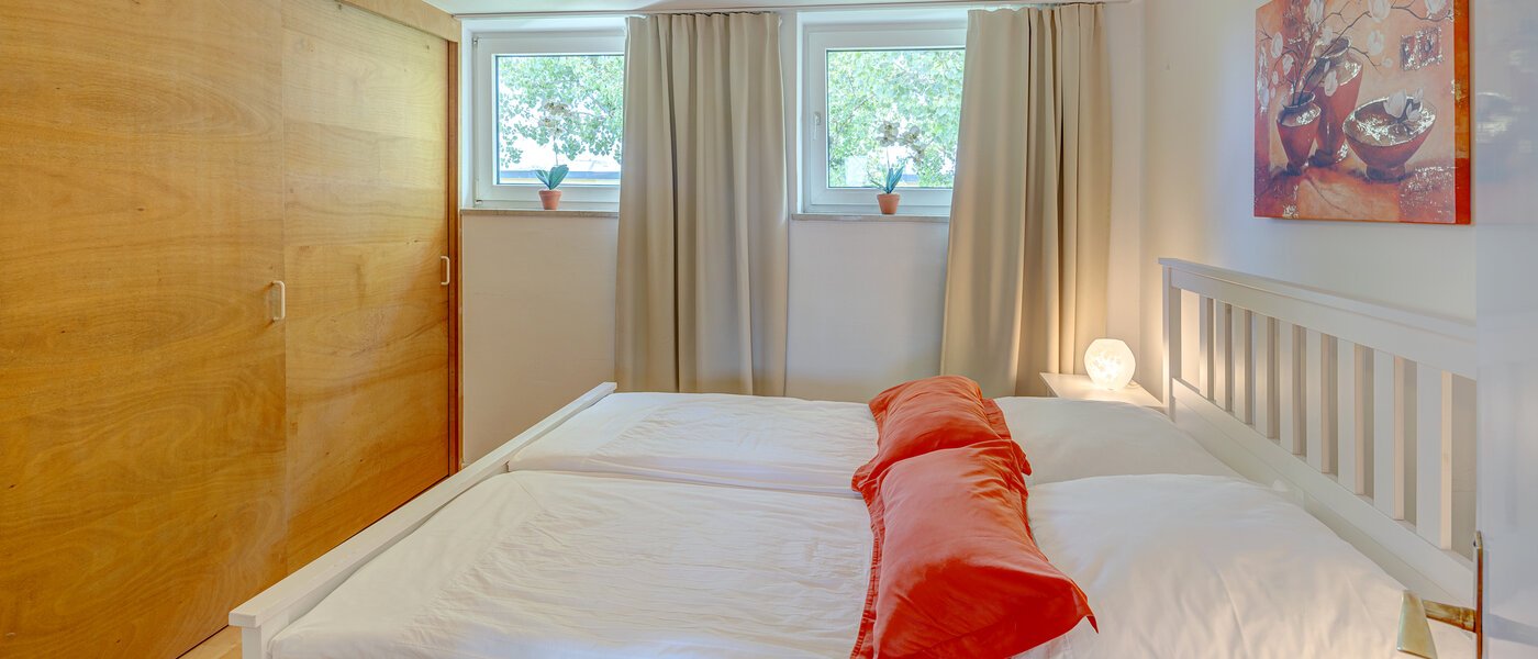 Wohnung München Bogenhausen 01 2. Schlafzimmer	 7308