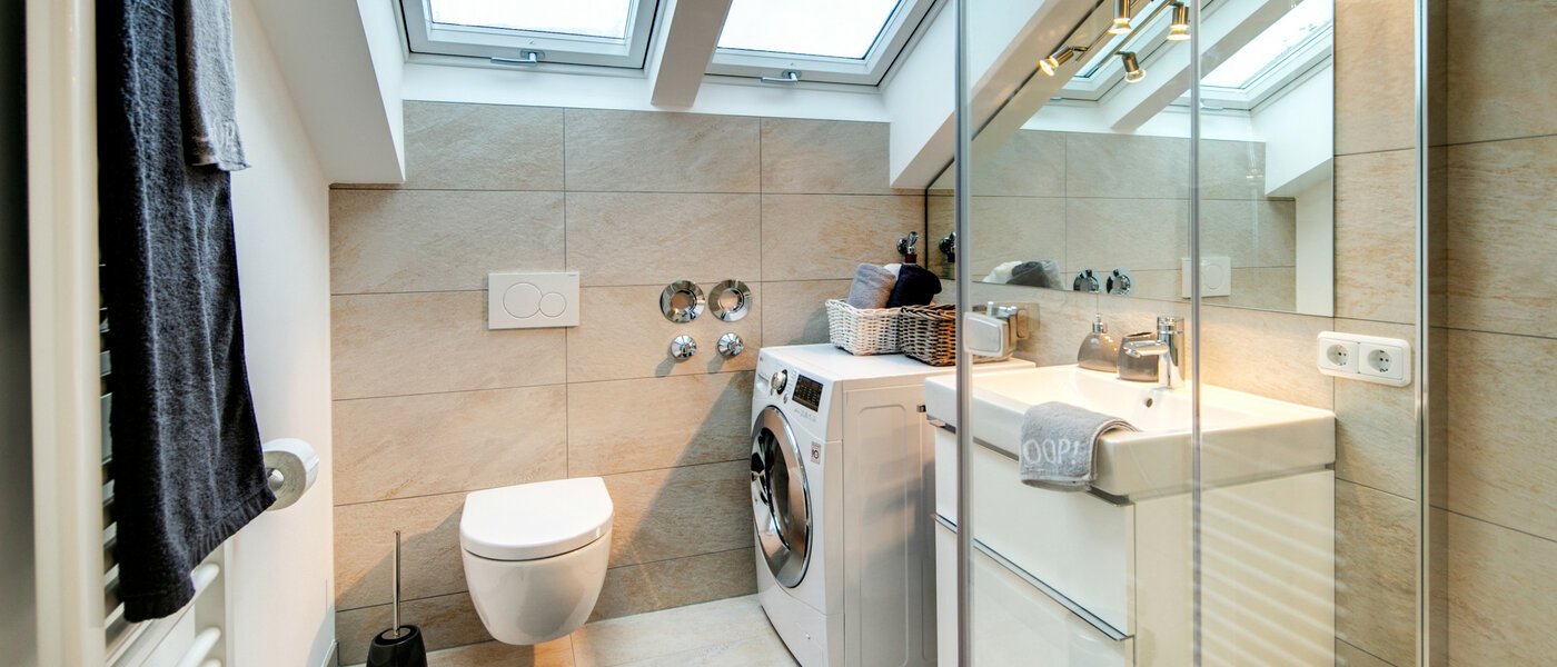 Dachgeschosswohnung München Trudering 01 Badezimmer 7503