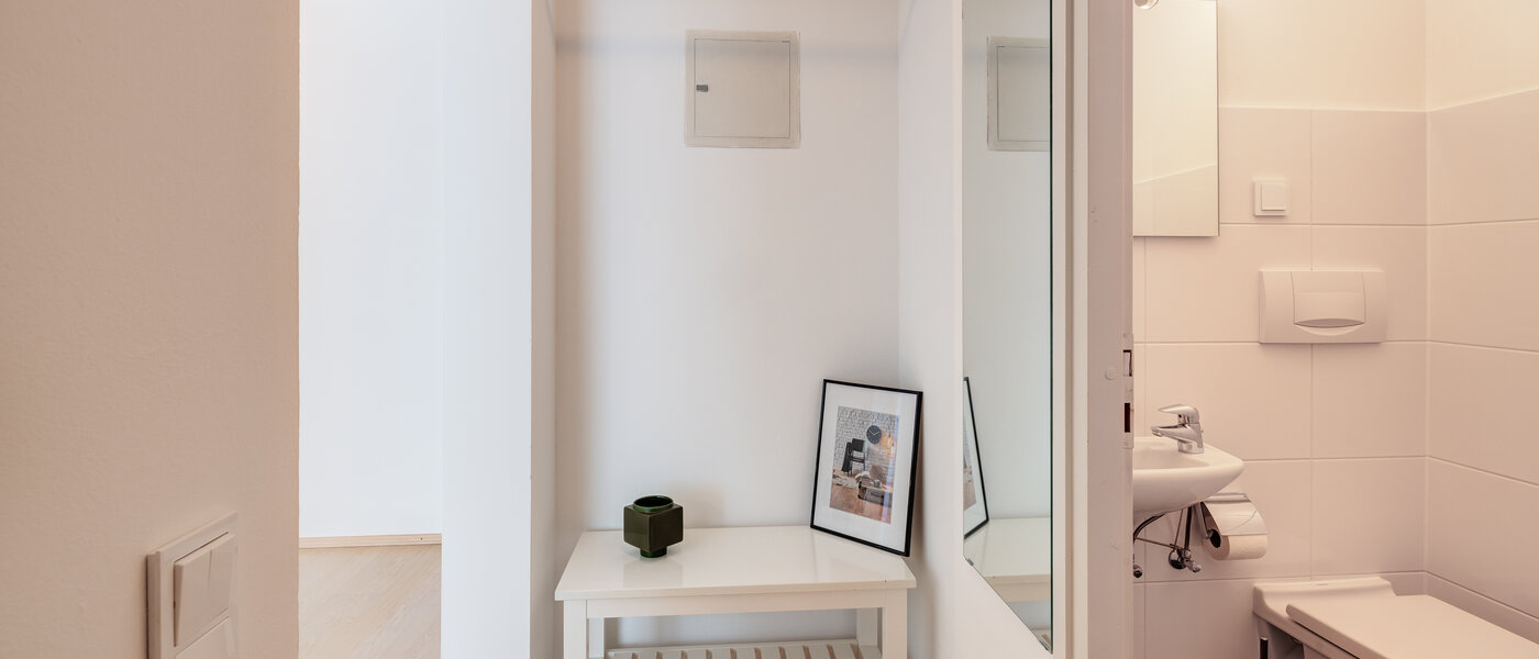 Wohnung München Schwabing-Nord (zw. Leopoldstraße & Englischen Garten) 02 Flur/Gang 7670