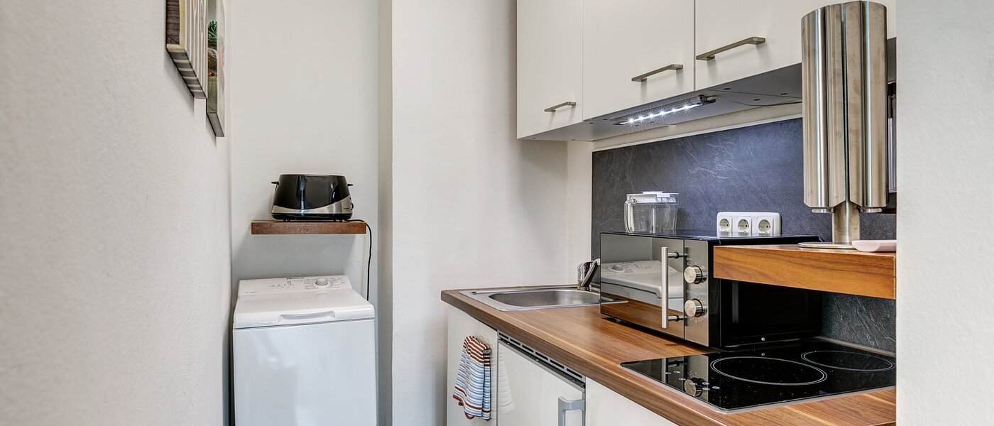 Wohnung München Schwabing (links der Leopoldstraße) 01 Küche 7687