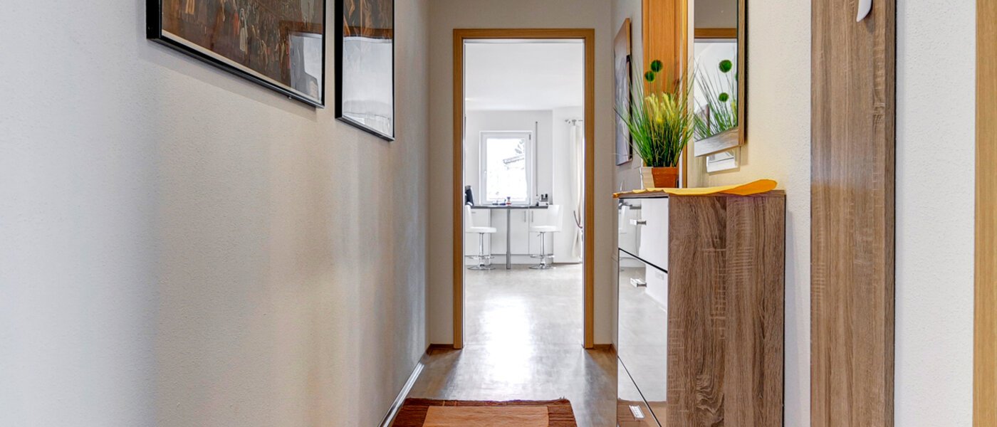 Dachgeschosswohnung München Berg am Laim 01 Flur/Gang 7696