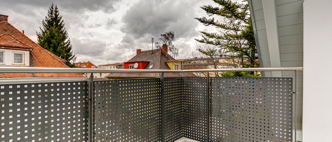 Dachgeschosswohnung München Berg am Laim 01 Balkon 7696