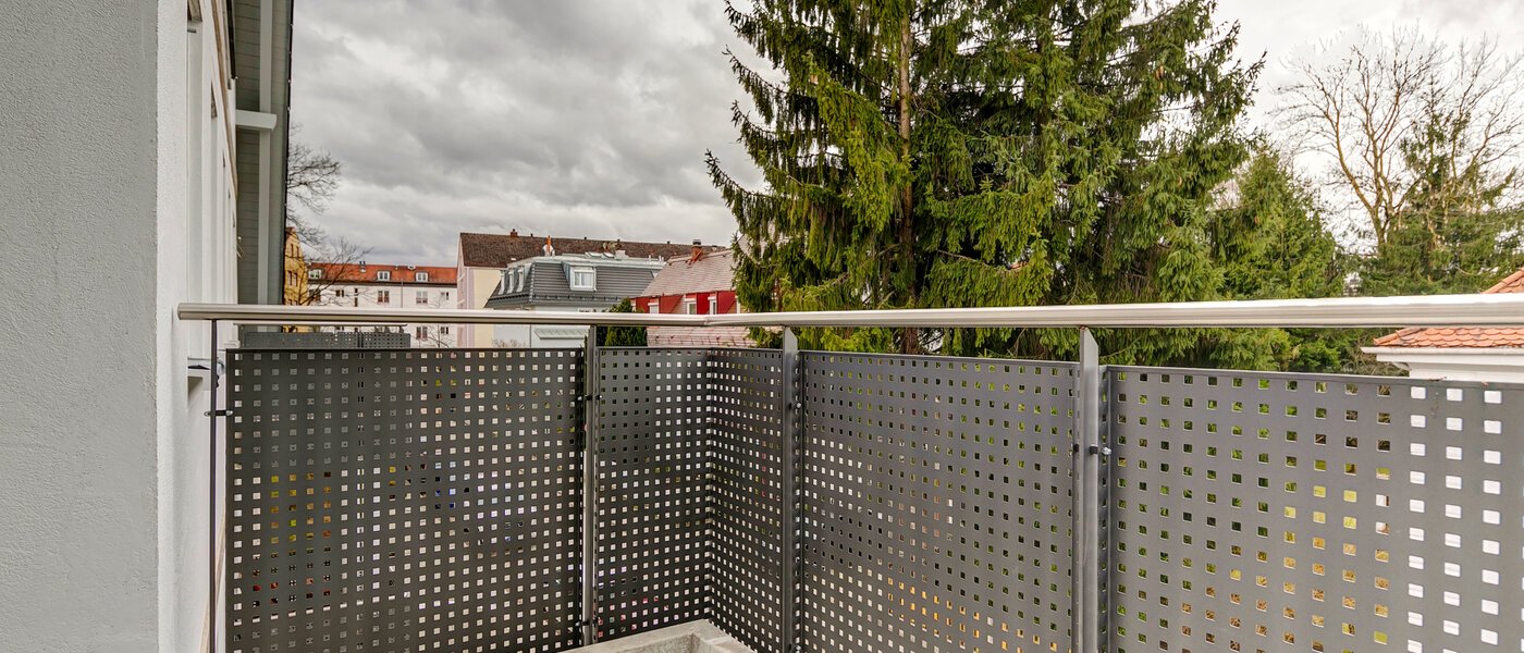 Dachgeschosswohnung München Berg am Laim 02 Balkon 7696