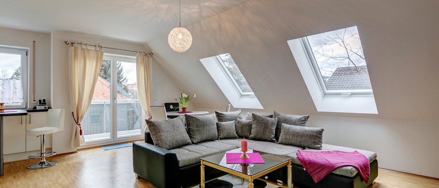 Dachgeschosswohnung München Berg am Laim 01 Wohnbereich 7696