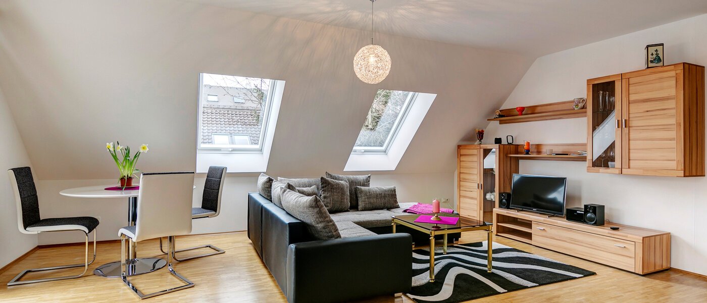 Dachgeschosswohnung München Berg am Laim 02 Wohnbereich 7696