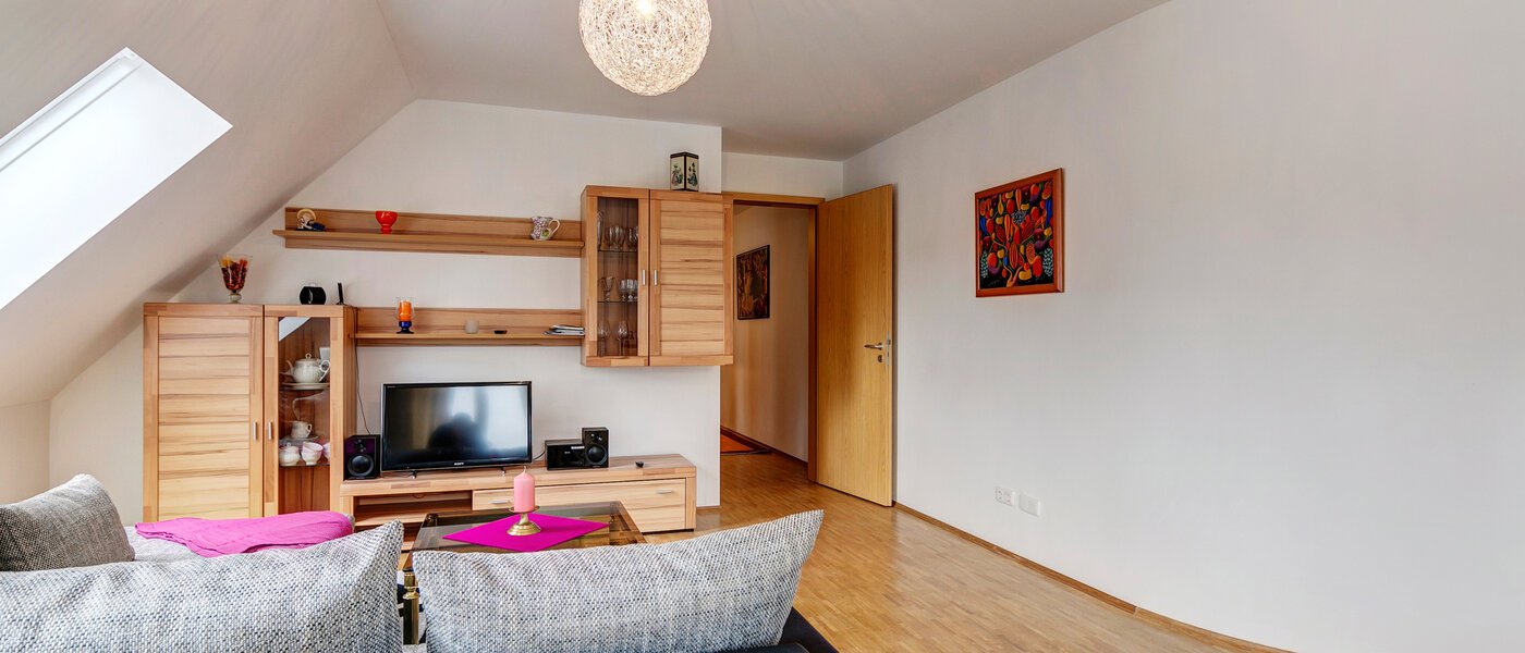 Dachgeschosswohnung München Berg am Laim 03 Wohnbereich 7696