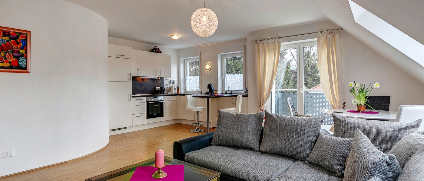 Dachgeschosswohnung München Berg am Laim 04 Wohnbereich 7696