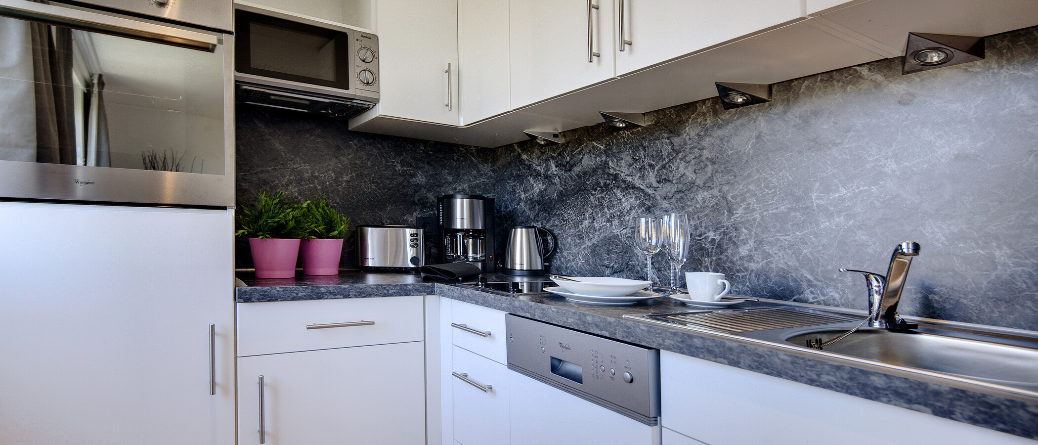 Apartment München Schwabing-West (rund um den Hohenzollernplatz) 02 Küche 7701