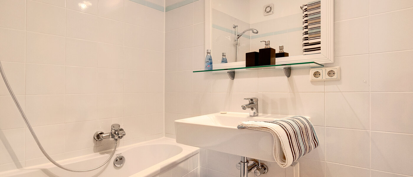 Dachterrassenwohnung München Schwabing-West (rund um den Hohenzollernplatz) 01 Badezimmer 7704