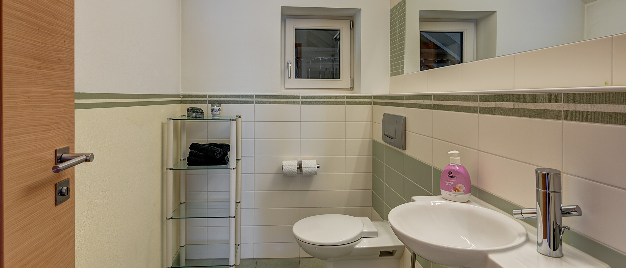 Wohnung Feldkirchen 01 Gäste-WC 7737