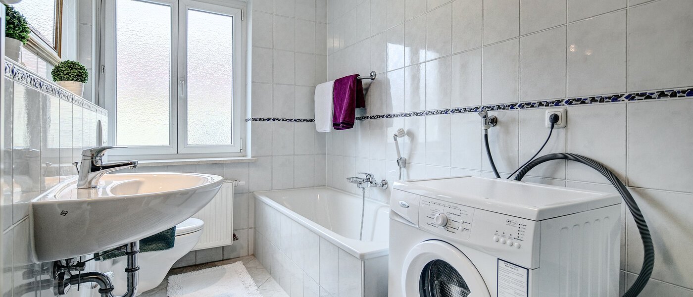Wohnung München Schwabing (links der Leopoldstraße) 01 Badezimmer 7776