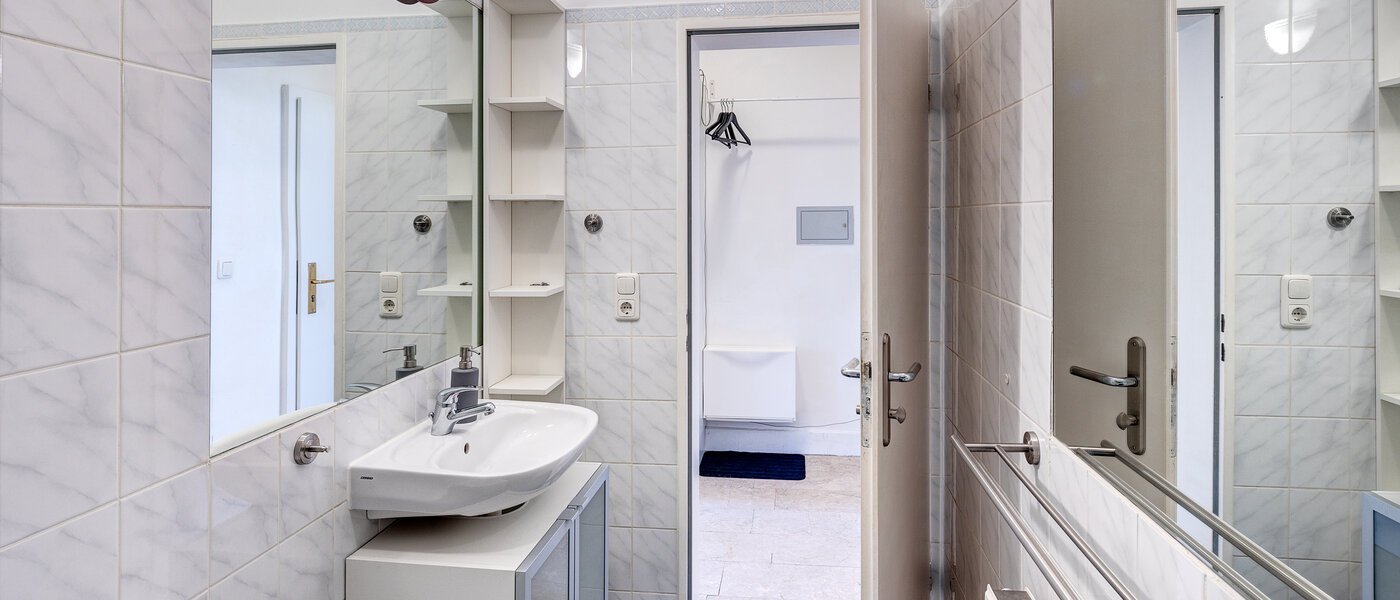 Wohnung München Milbertshofen 02 Badezimmer 7798