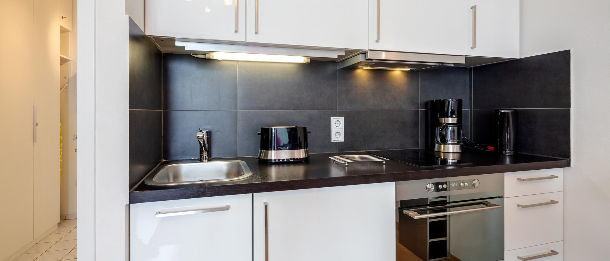 Apartment München Arabellapark 01 Küche 7848