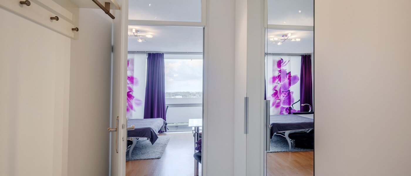 Apartment München Arabellapark 02 Flur/Gang 7848