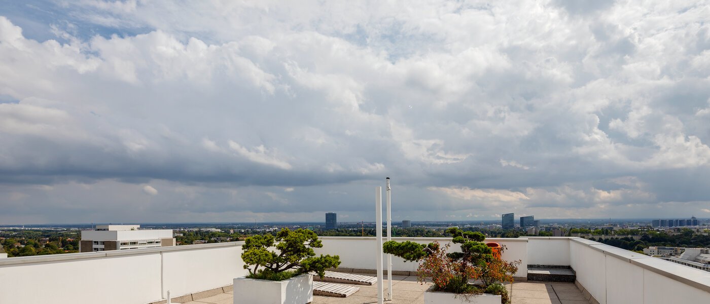 Apartment München Arabellapark 01 Gemeinschaftsterrasse  7848