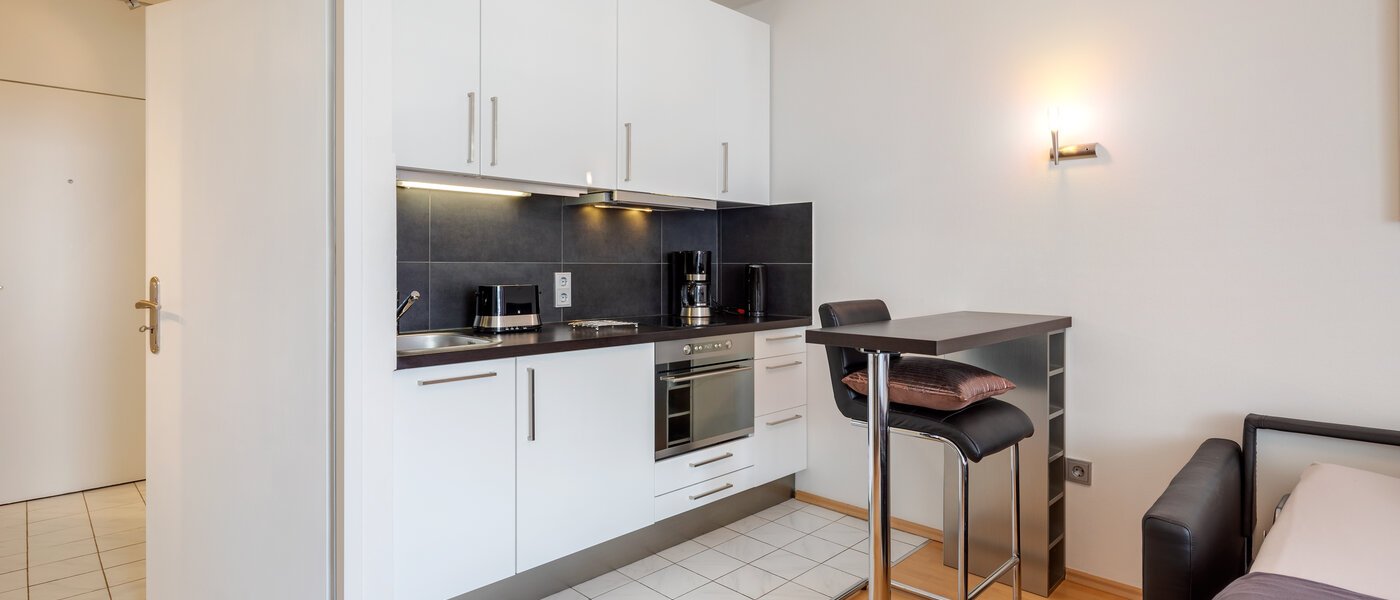 Apartment München Arabellapark 03 Wohnbereich 7848