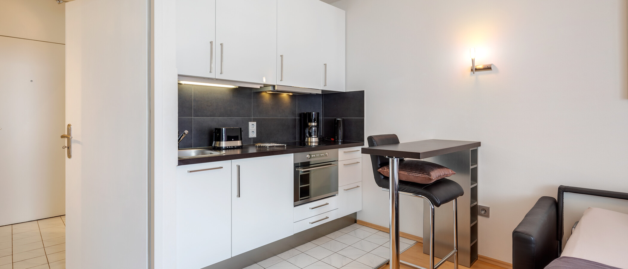 Apartment München Arabellapark 03 Wohnbereich 7848