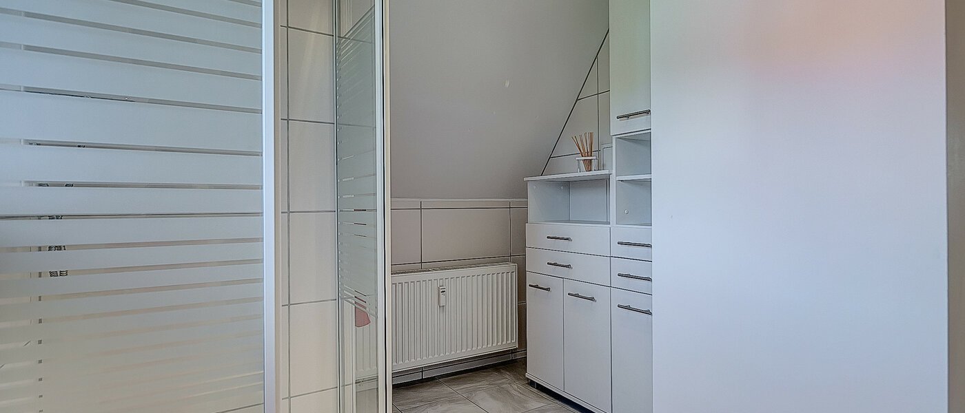 Dachgeschosswohnung München Untermenzing 05 Badezimmer 7937