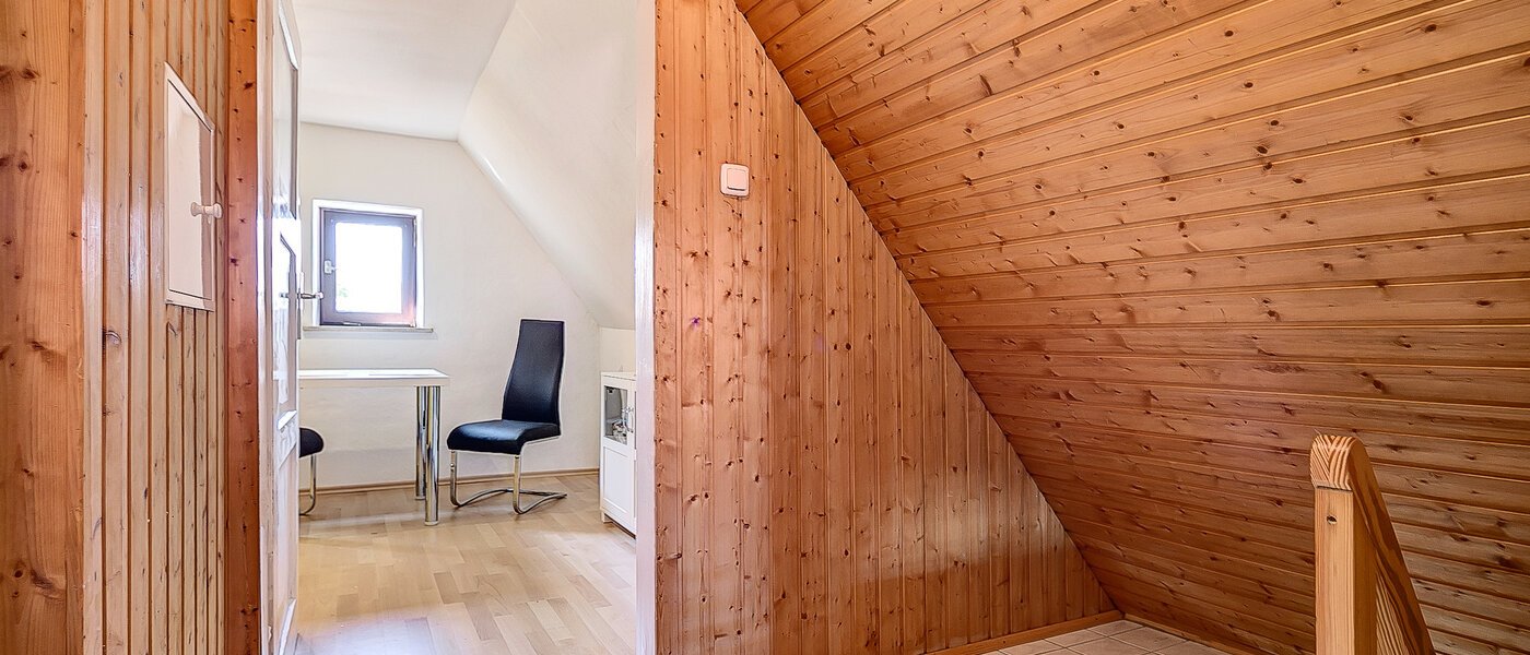 Dachgeschosswohnung München Untermenzing 01 Flur/Gang 7937