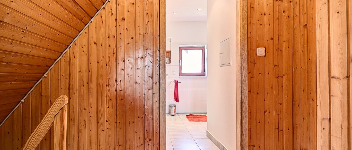 Dachgeschosswohnung München Untermenzing 02 Flur/Gang 7937