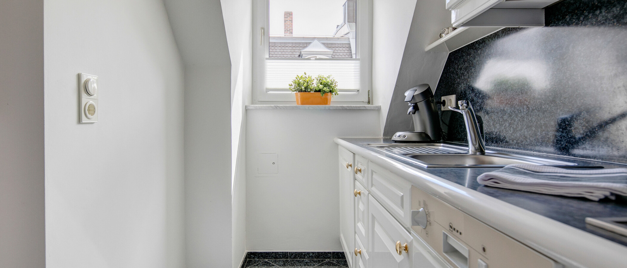 Dachgeschosswohnung München Altstadt 01 Küche 8000