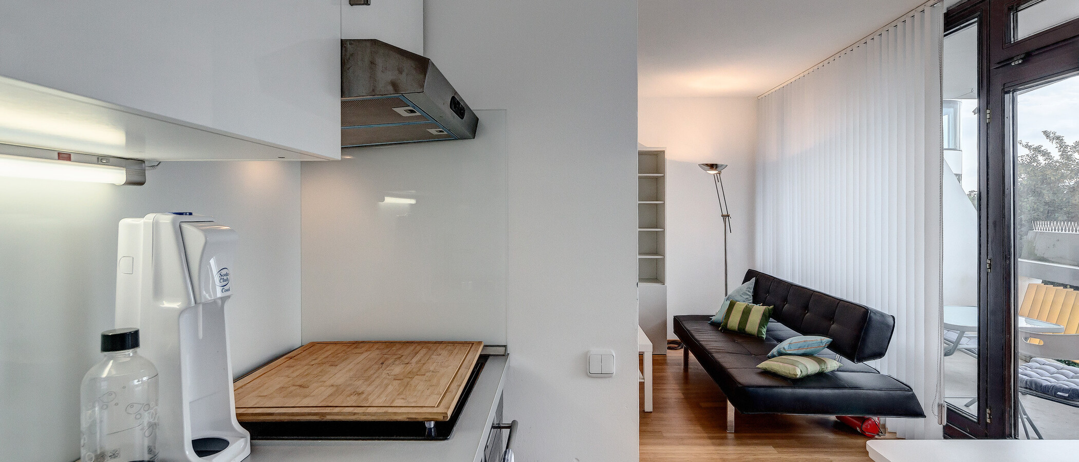 Wohnung München Schwabing-Nord (zw. Leopoldstraße & Englischen Garten) 02 Küche 8015