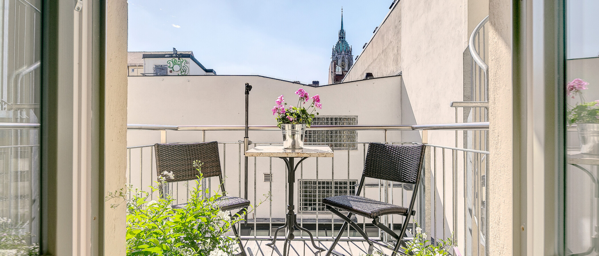 Apartment München Ludwigsvorstadt 01 Balkon 8085