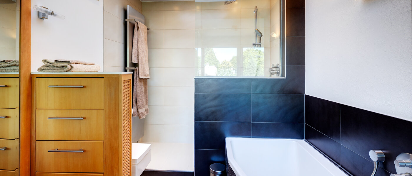 Dachgeschosswohnung München Menterschwaige 02 Badezimmer 8181