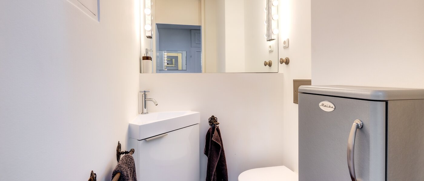 Dachgeschosswohnung München Menterschwaige 01 Gäste-WC 8181