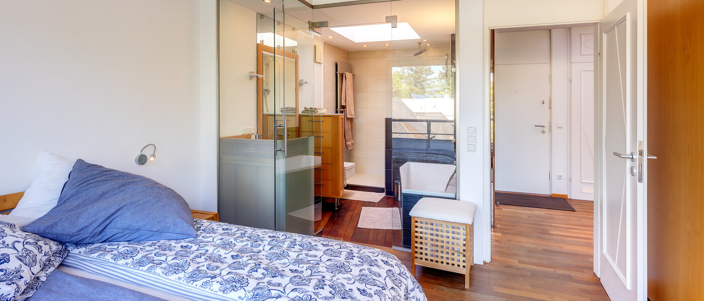 Dachgeschosswohnung München Menterschwaige 02 Schlafzimmer 8181