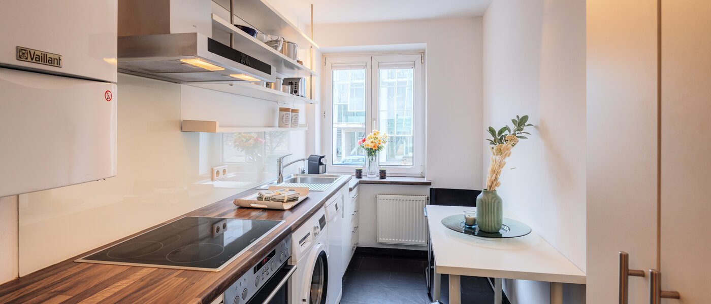 Wohnung München Maxvorstadt - Universitätsviertel 01 Küche 8243