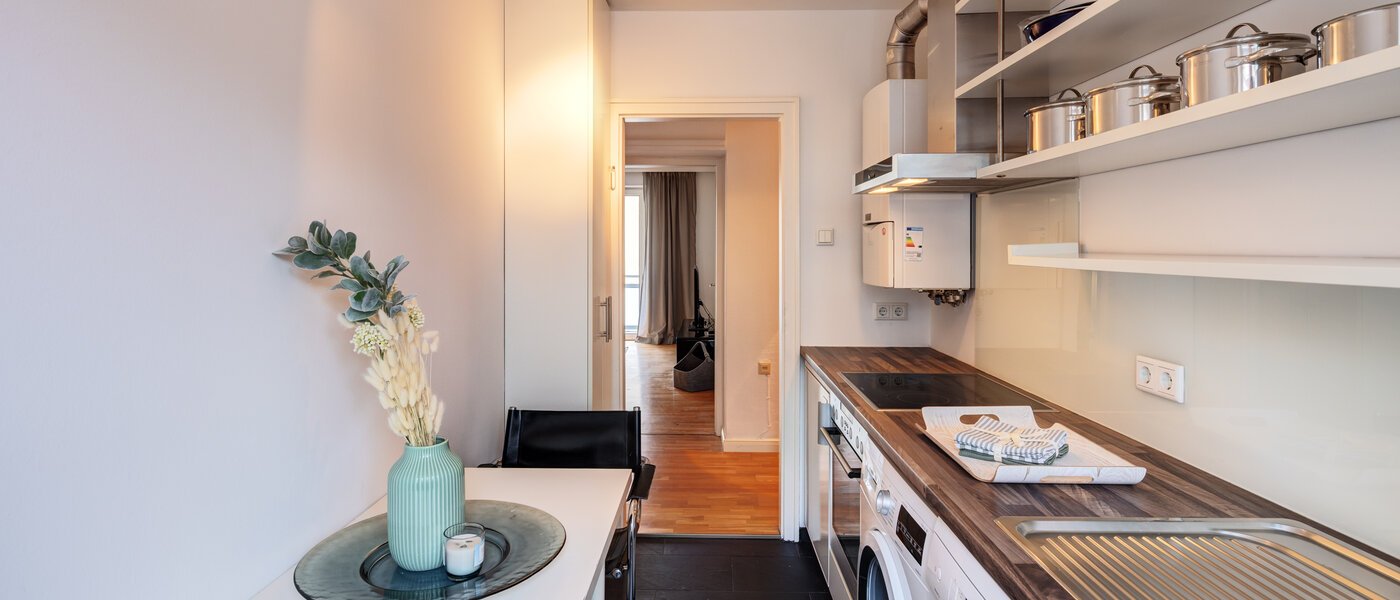 Wohnung München Maxvorstadt - Universitätsviertel 03 Küche 8243