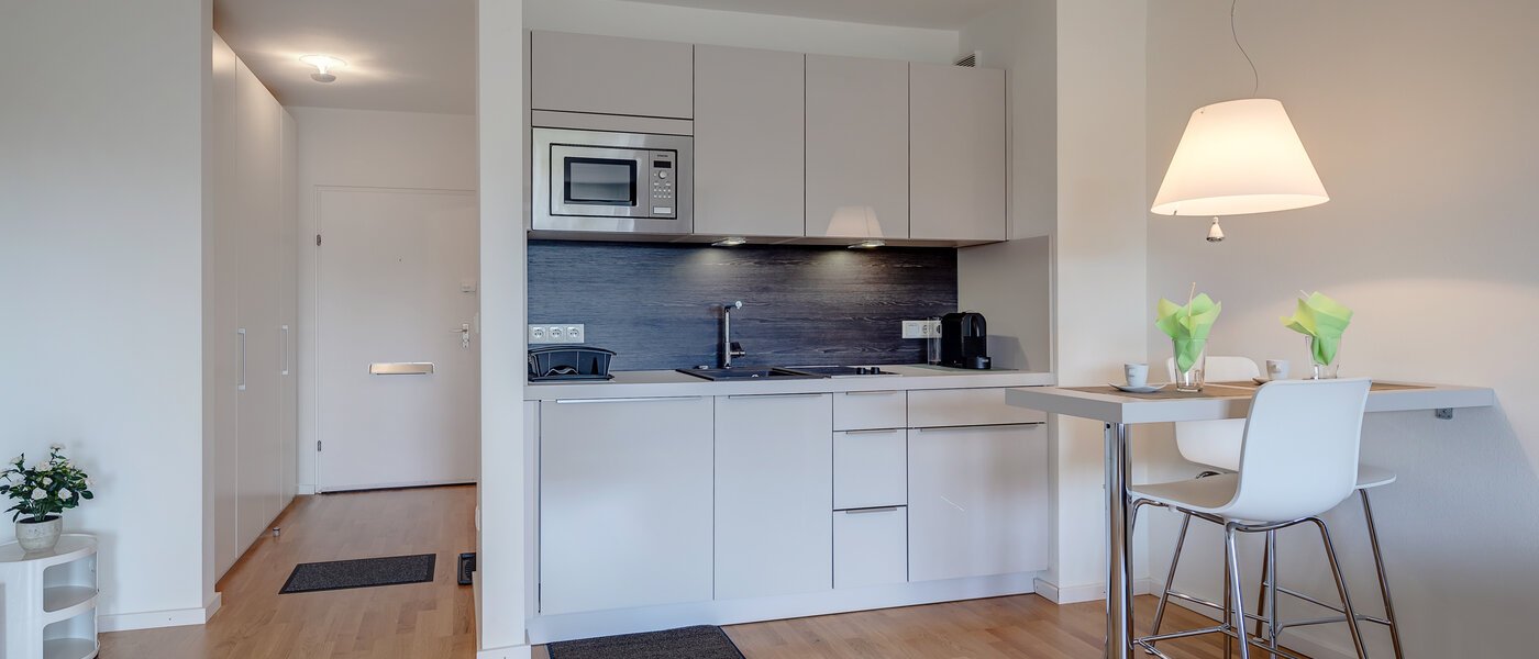 Dachgeschosswohnung München Solln 01 Küche 8282