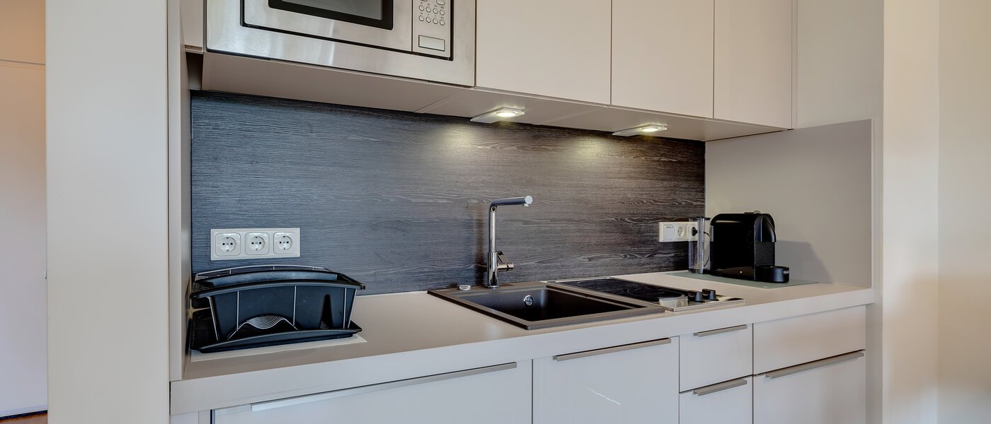 Dachgeschosswohnung München Solln 02 Küche 8282