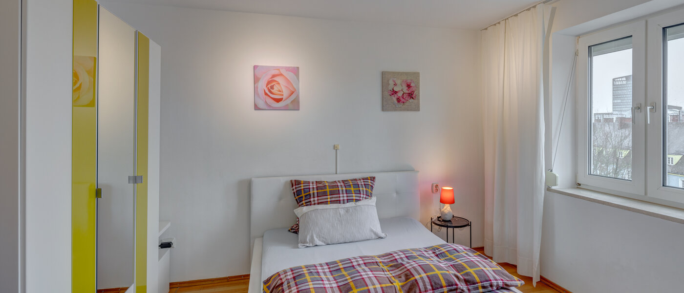 Wohnung München Bogenhausen 01 2. Schlafzimmer	 8368