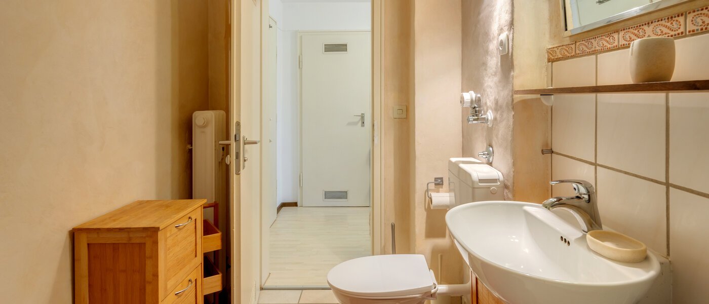 Wohnung München Englschalking 02 Badezimmer 8399