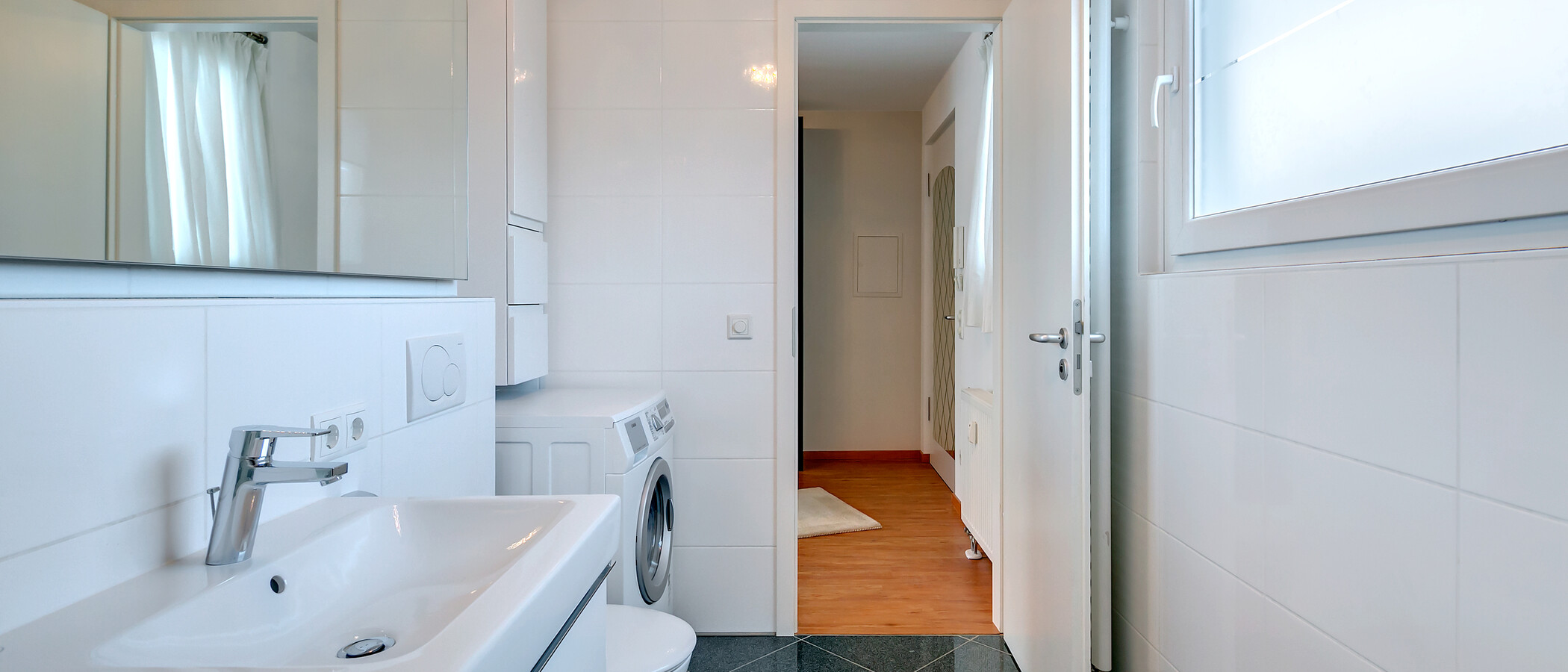 Dachterrassenwohnung München Bogenhausen 02 Badezimmer 8467