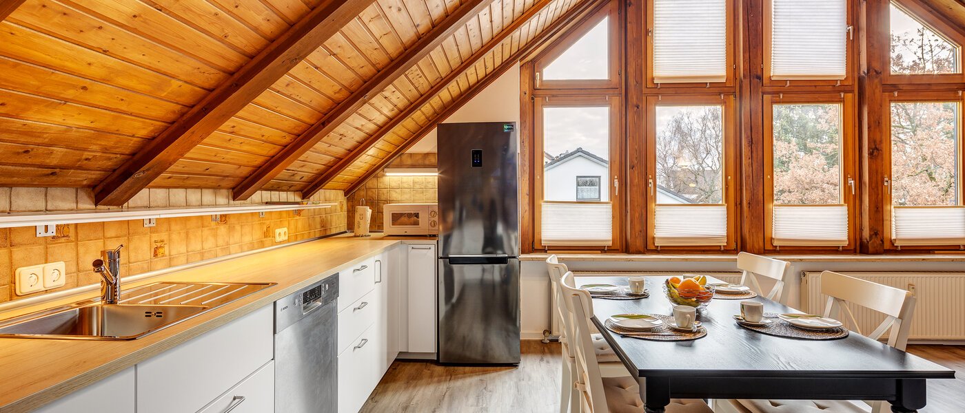 Dachgeschosswohnung München Berg am Laim 01 Küche 8602