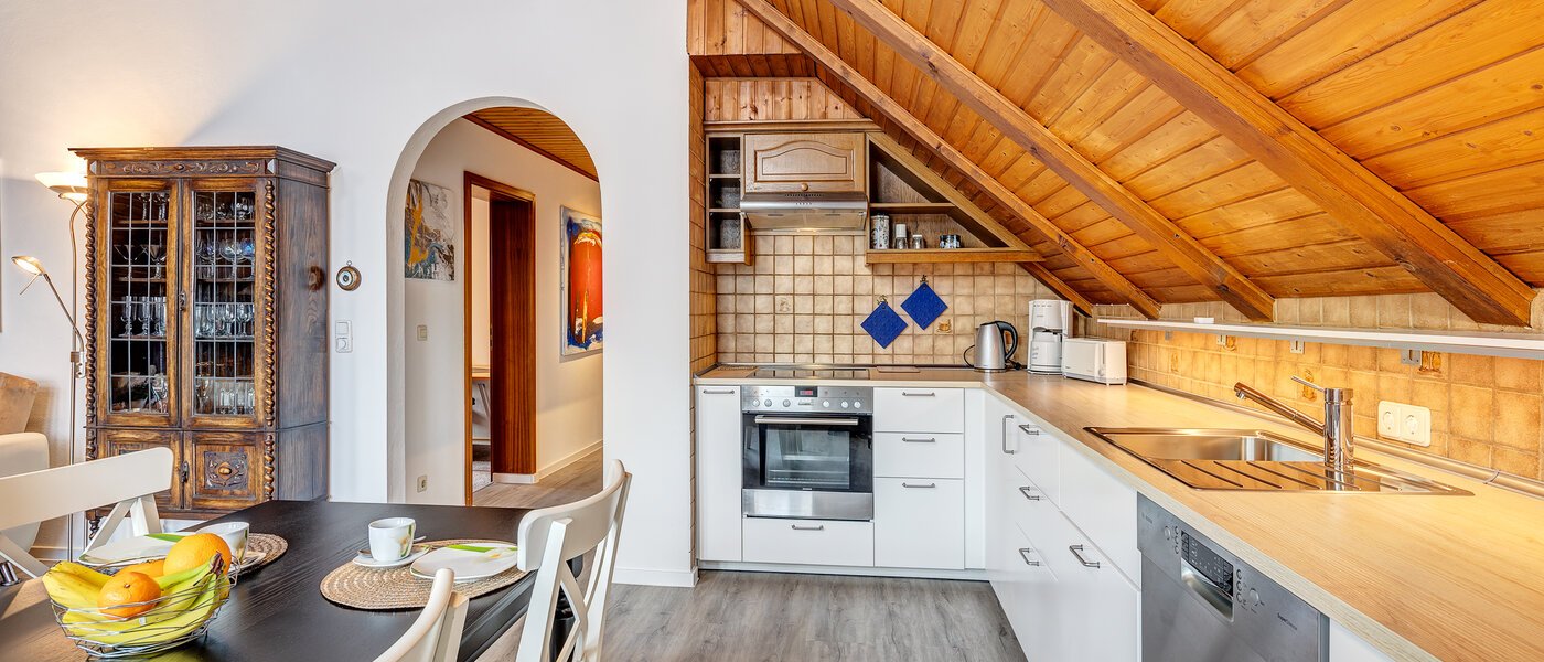 Dachgeschosswohnung München Berg am Laim 03 Küche 8602