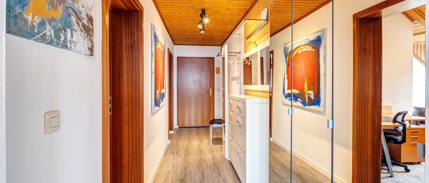 Dachgeschosswohnung München Berg am Laim 01 Flur/Gang 8602