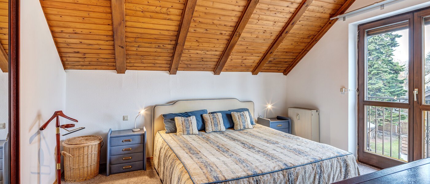 Dachgeschosswohnung München Berg am Laim 01 Schlafzimmer 8602