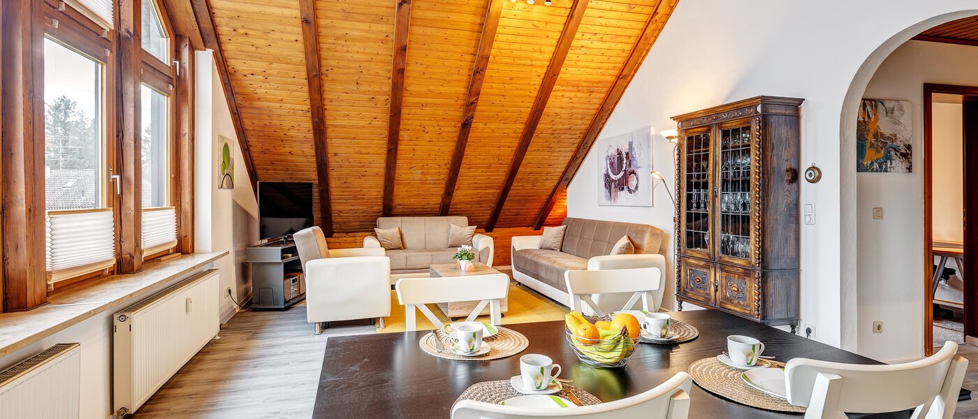 Dachgeschosswohnung München Berg am Laim 01 Wohnbereich 8602