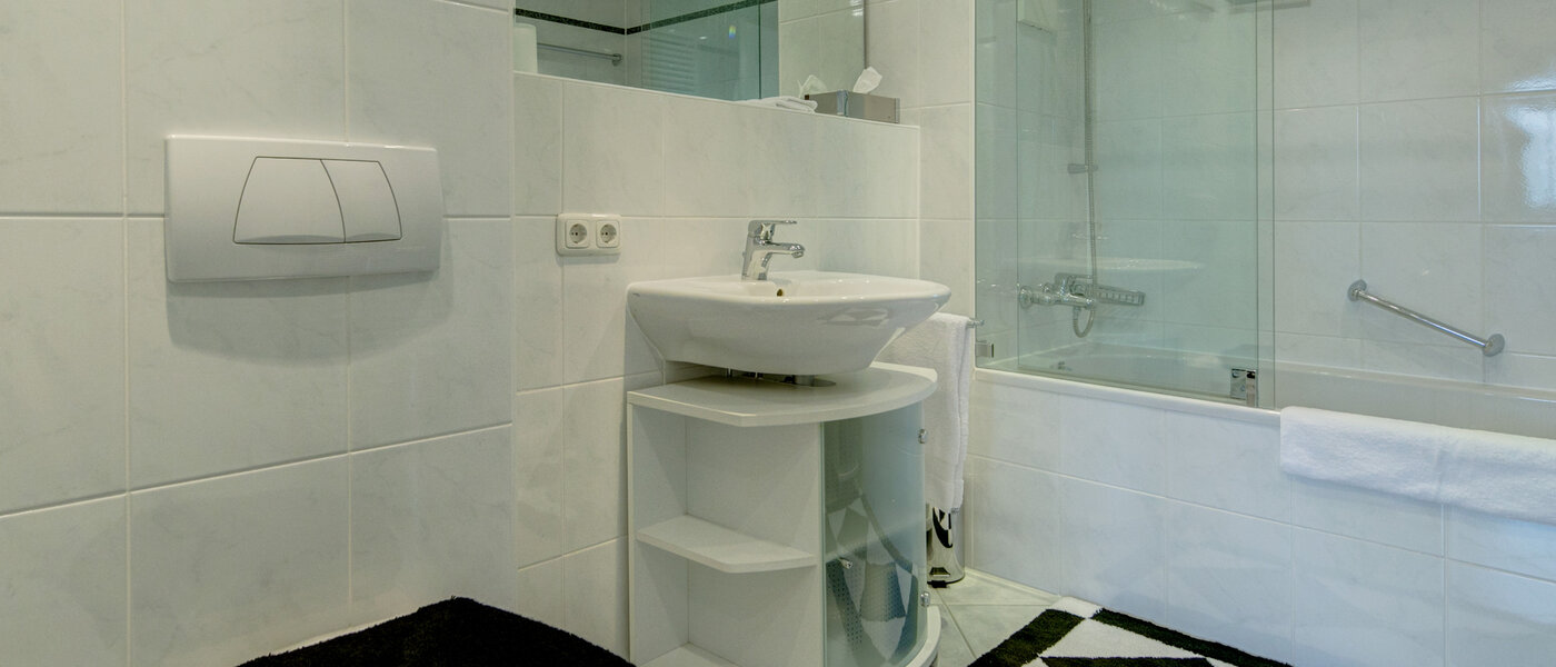 Galeriewohnung München Moosach 02 Badezimmer 8607