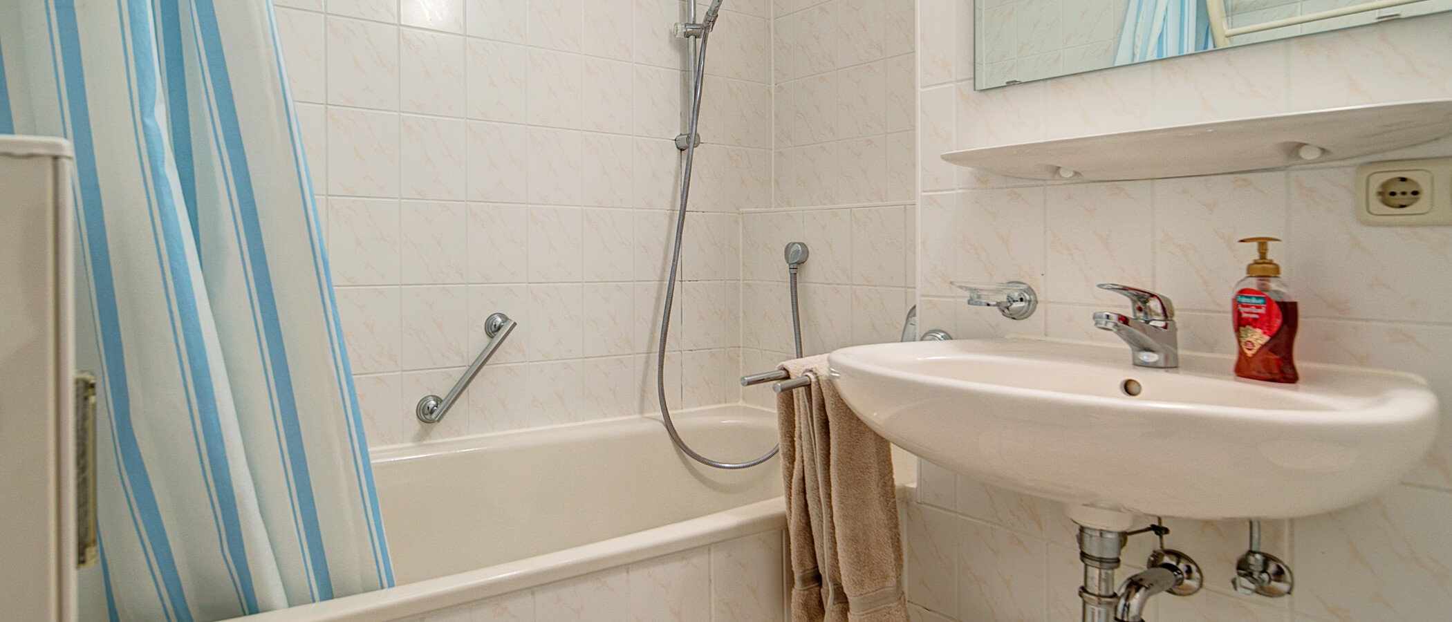Dachgeschosswohnung München Moosach 01 Badezimmer 8631