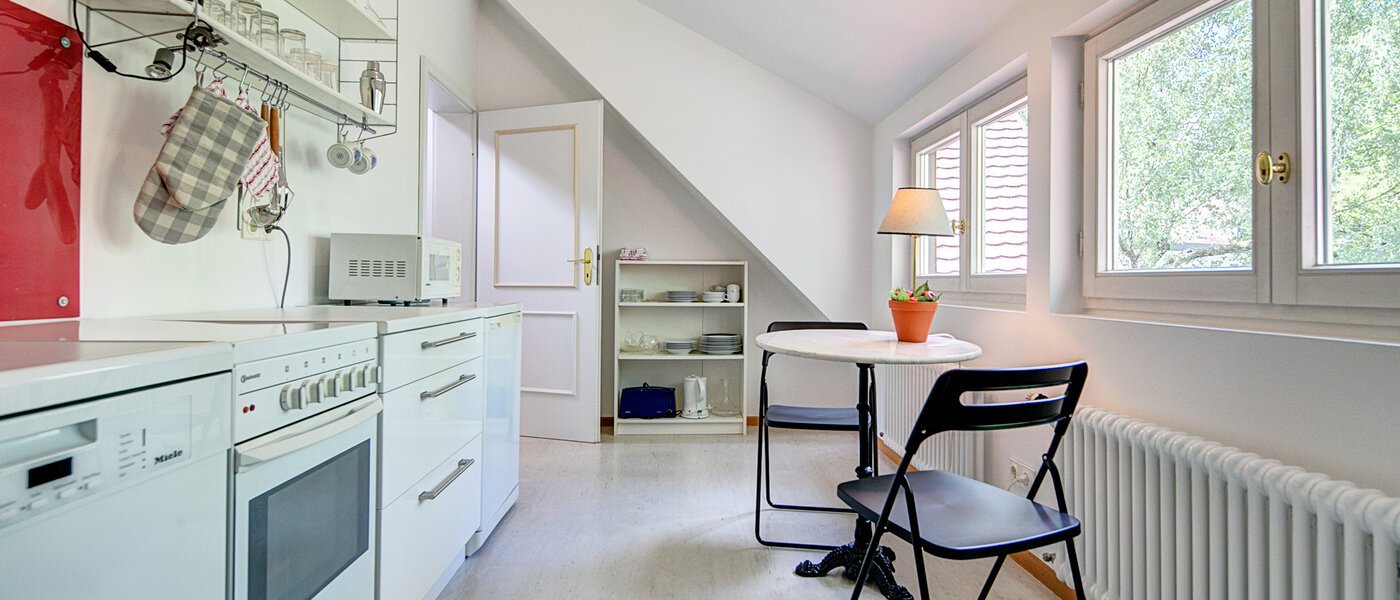 Dachgeschosswohnung München Solln 03 Küche 8785