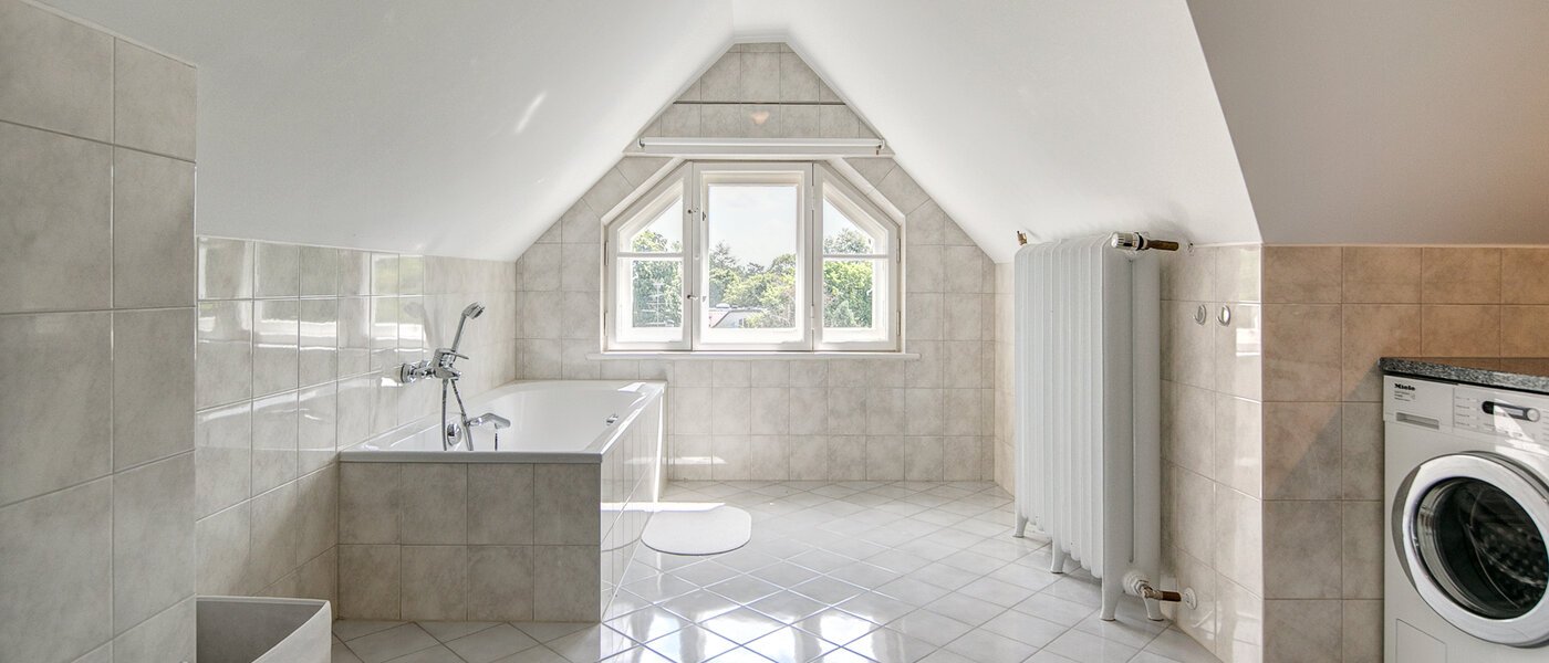 Dachgeschosswohnung München Solln 02 Badezimmer 8785