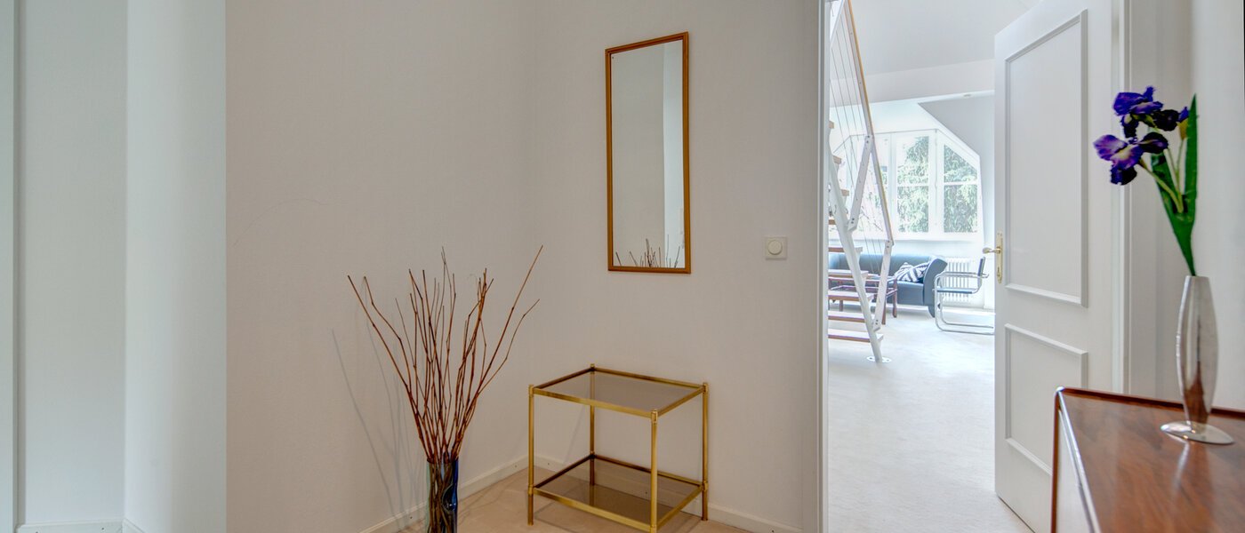 Dachgeschosswohnung München Solln 01 Flur/Gang 8785